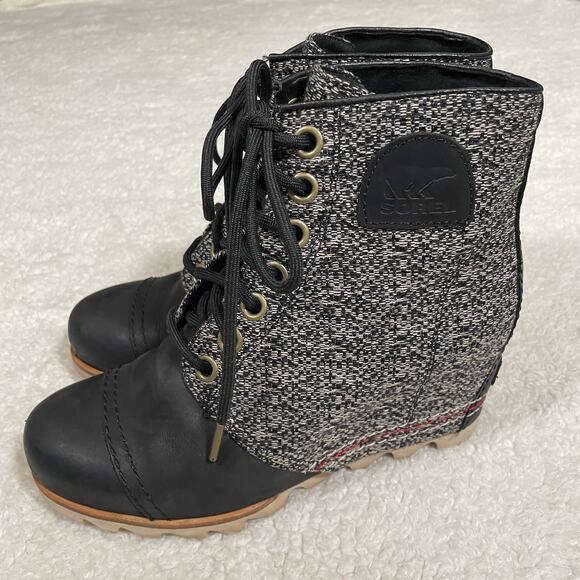 Sorel Joan of Arctic Wedge III Lexie Boots Black White Tweed Lace Up Leather 8 - Picture 1 of 8